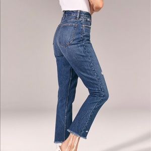 A&F vintage high waisted jean. SIZE 26R